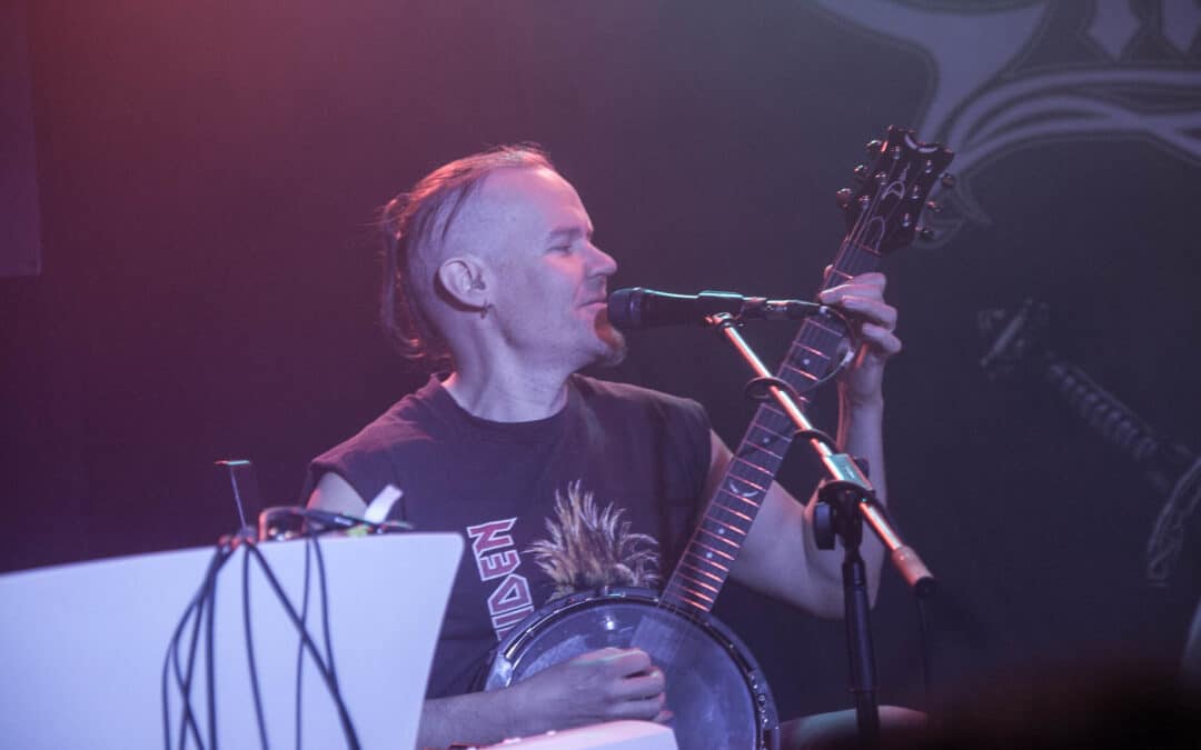 Közönségkórus, örömzene – Akusztikus Ensiferum koncertbeszámoló