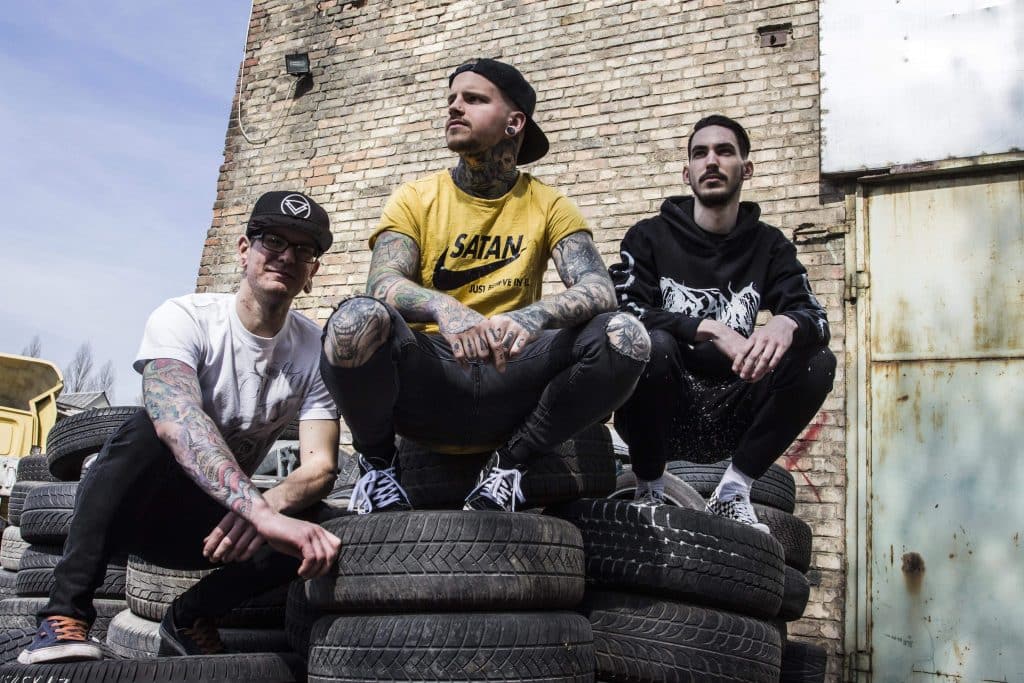 received_326052891407423