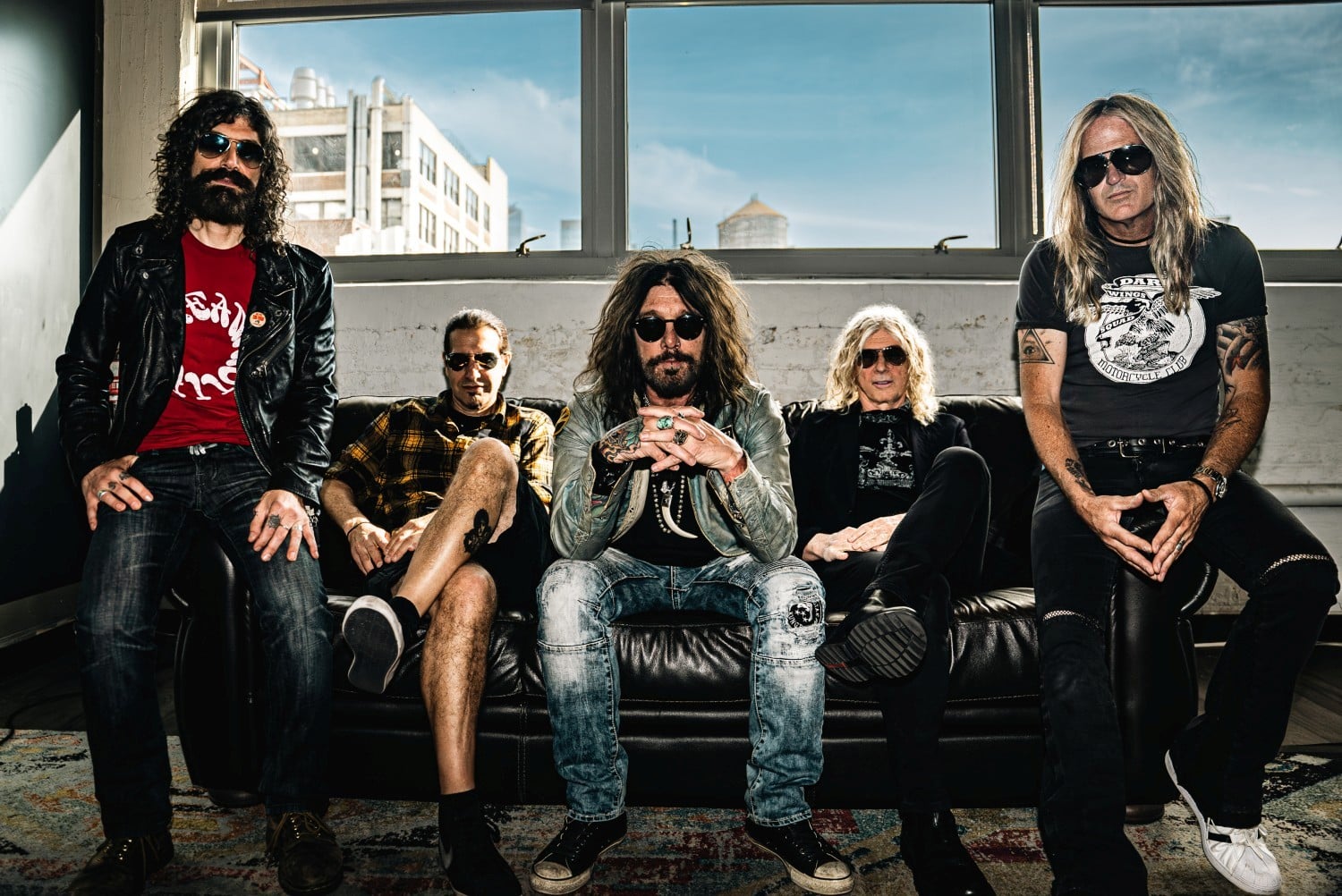 THE DEAD DAISIES (LANDSCAPE) PHOTO CREDIT DAVID PEAR-1500