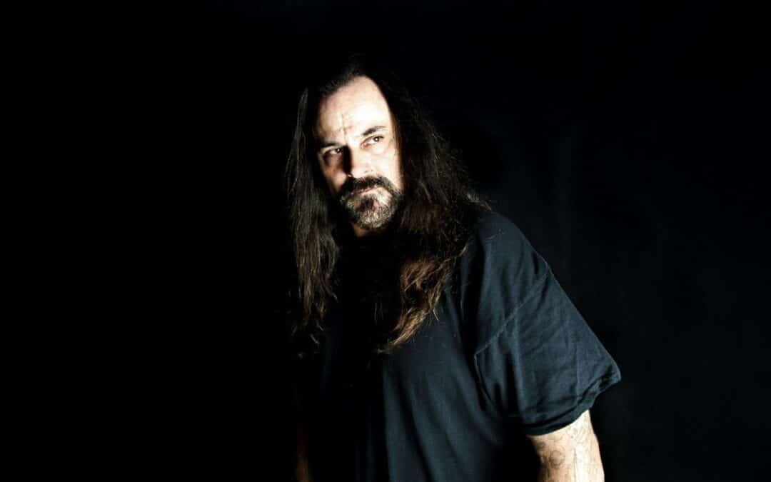 GLEN BENTON (DEICIDE) első találkozásáról EURONYMOUS-szal: „Poliészter vámpírköpeny volt rajta és volt nála egy asztalláb”