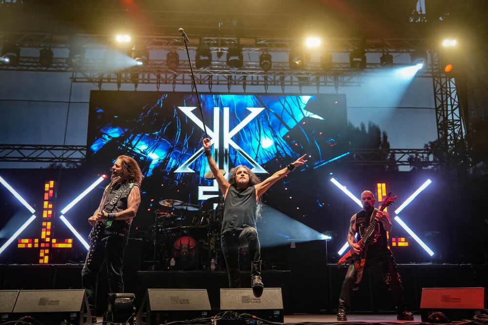 Klasszikusabb és szimfonikusabb metalvonalat is élvezhettünk a Fezenen